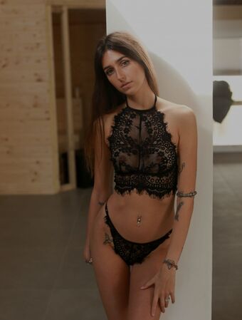 Misch Çıplak Sızıntıları OnlyFans Fotoğraf 3
