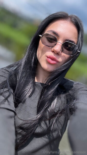 missadeleee Çıplak Sızıntıları OnlyFans Fotoğraf 2