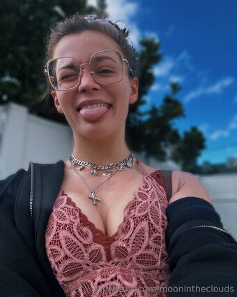 Moonintheclouds