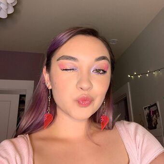 Mxmtoon Çıplak Sızıntıları OnlyFans Fotoğraf 31