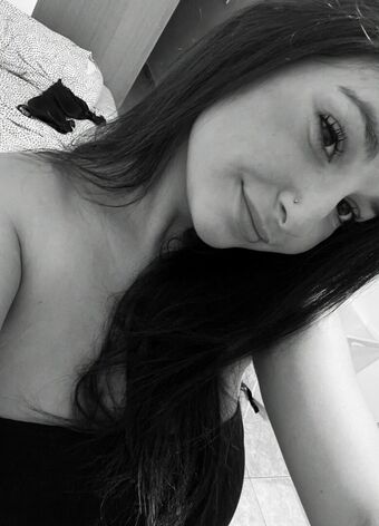 narjess Çıplak Sızıntıları OnlyFans Fotoğraf 2