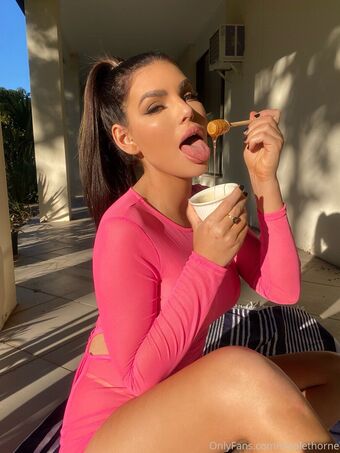 nicolethorne