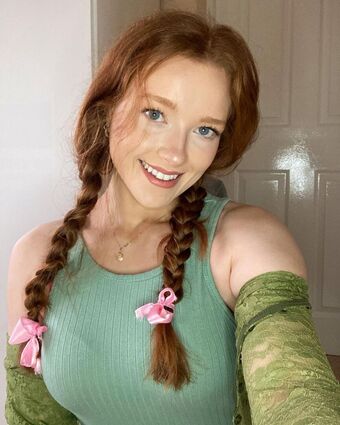 phoebeisginger