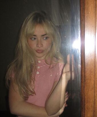 Sabrina-carpenter