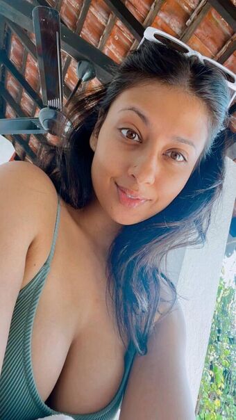 Sameea Bangera Çıplak Sızıntıları OnlyFans Fotoğraf 17