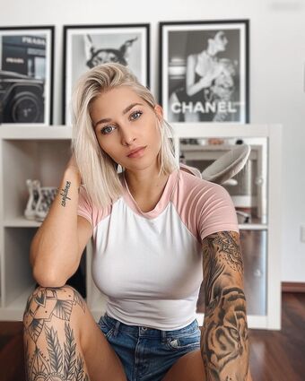 Sandra Peterhoff Çıplak Sızıntıları OnlyFans Fotoğraf 1