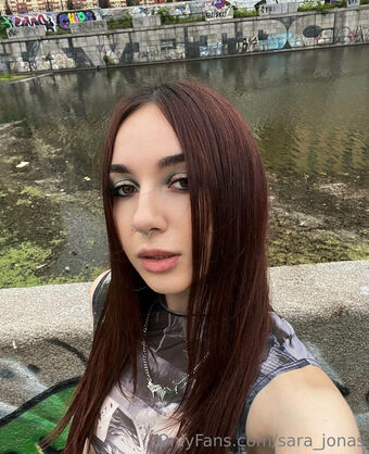 sara_jonas