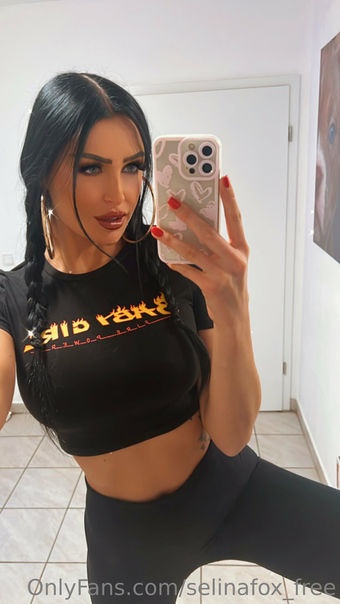 Selina Fox