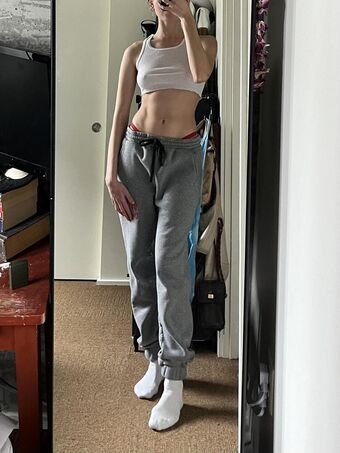 SheLovesUsingToys