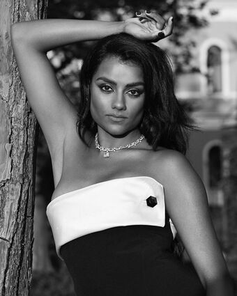 Simone Ashley Çıplak Sızıntıları OnlyFans Fotoğraf 122