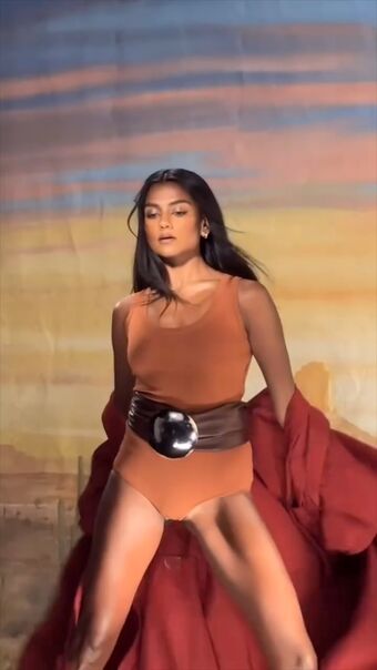 Simone Ashley Çıplak Sızıntıları OnlyFans Fotoğraf 128