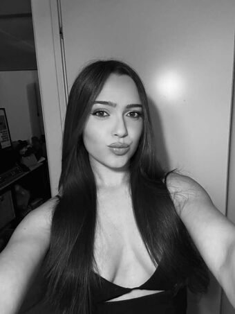 Sofia Cerio Çıplak Sızıntıları OnlyFans Fotoğraf 12