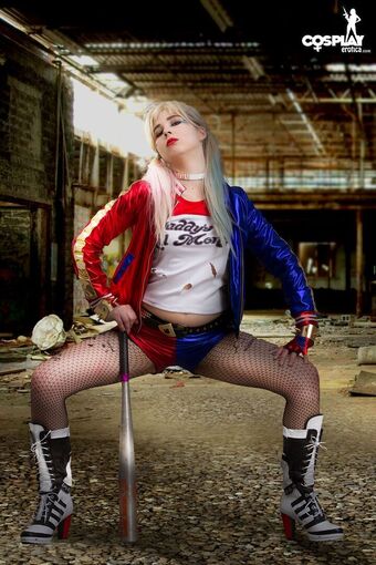 Superheroines