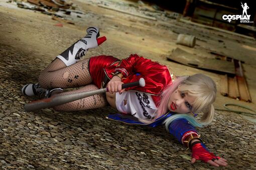 Superheroines