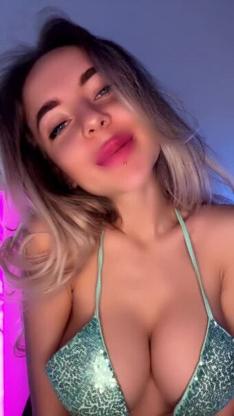 Tango Tiny Çıplak Sızıntıları OnlyFans Fotoğraf 2