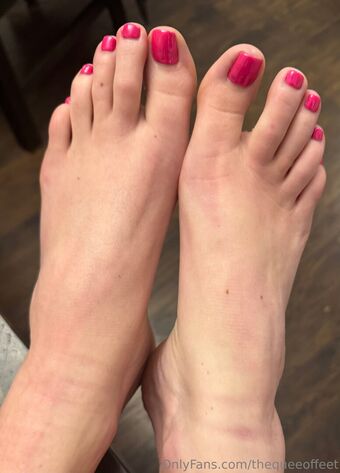 thequeeoffeet