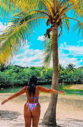 throwsumchlo Çıplak Sızıntıları OnlyFans Fotoğraf 3