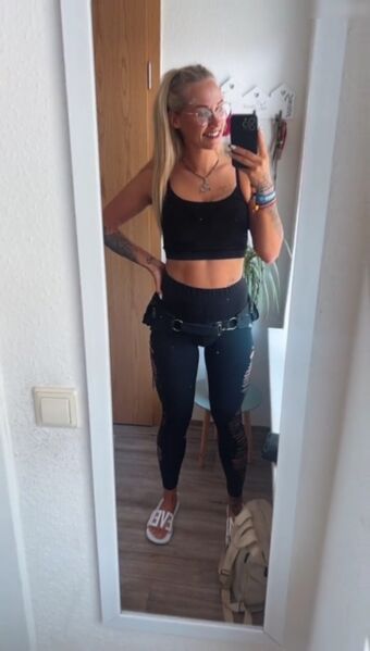 Tini Çıplak Sızıntıları OnlyFans Fotoğraf 2