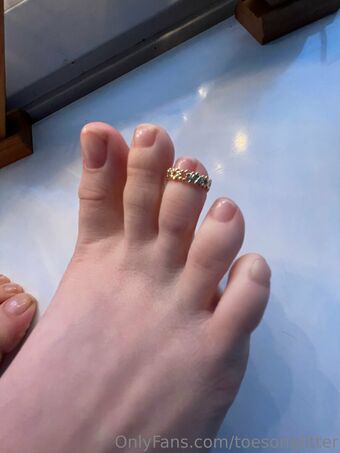 toesonglitter