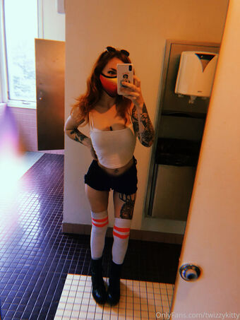 Twizzykitty Çıplak Sızıntıları OnlyFans Fotoğraf 25