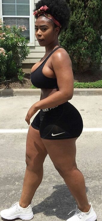 Uche Çıplak Sızıntıları OnlyFans Fotoğraf 4