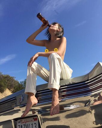Willa Holland