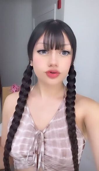 Yozani Çıplak Sızıntıları OnlyFans Fotoğraf 1